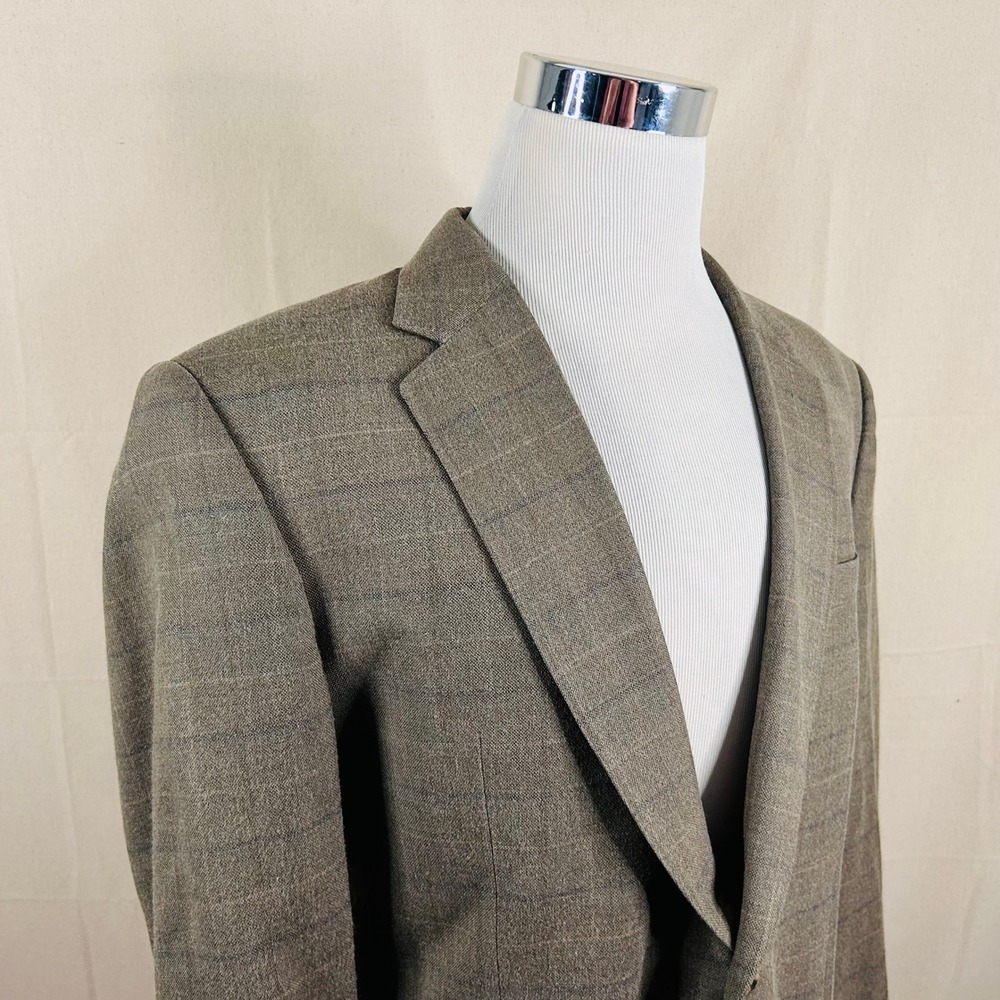Jos A Bank 44R Sport Coat Silk Wool Blend Beige Plaid Two Button Lined Vented